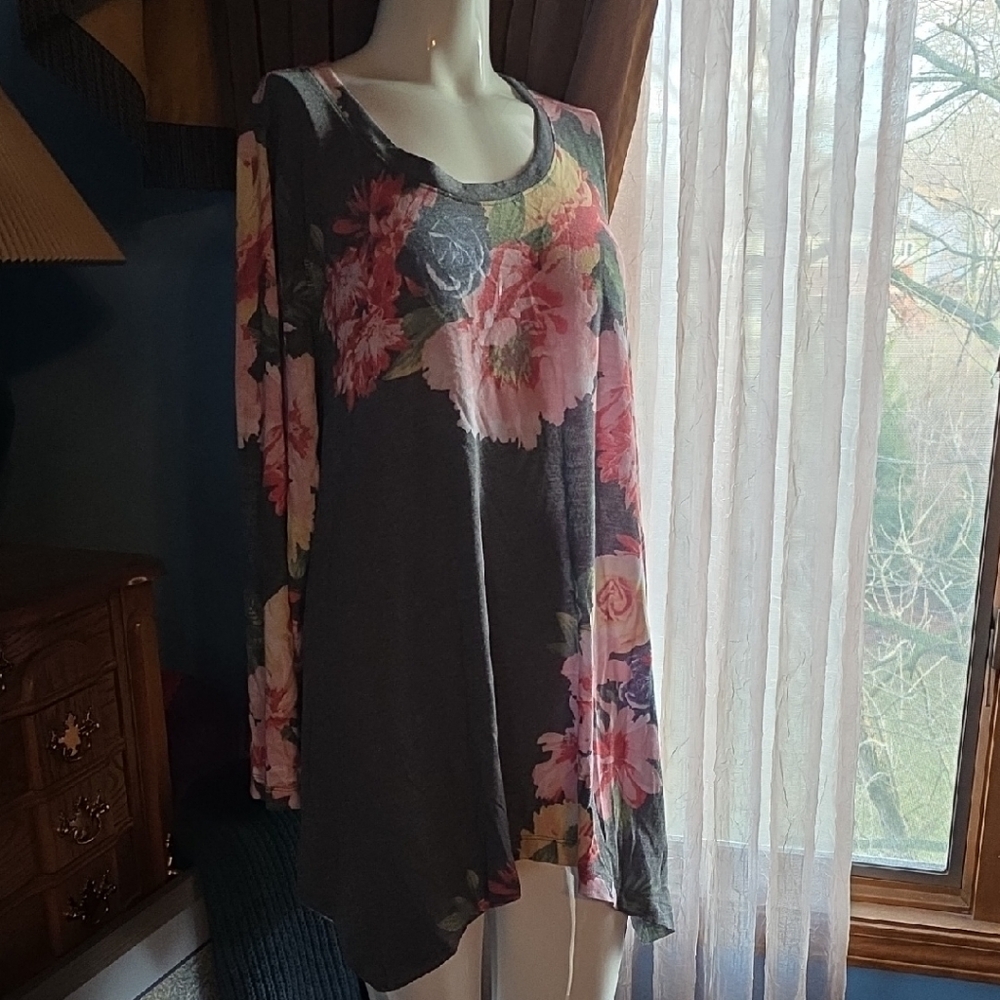 Philosophy Gray and Pink Floral Top
